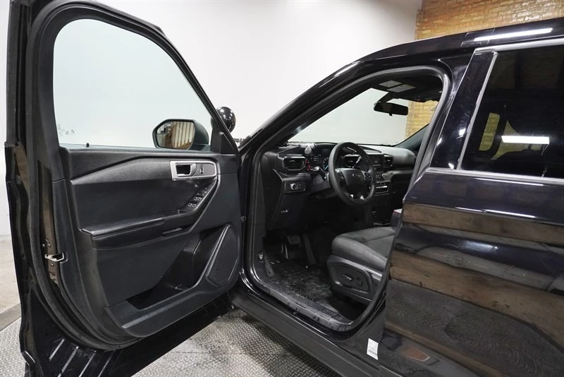 2022 Ford Explorer 6th Gen - Image 19 of 31
