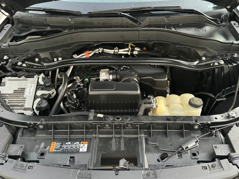 2022 Ford Explorer 6th Gen - Image 15 of 16