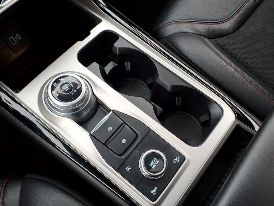 2022 Ford Explorer 6th Gen - Image 15 of 31