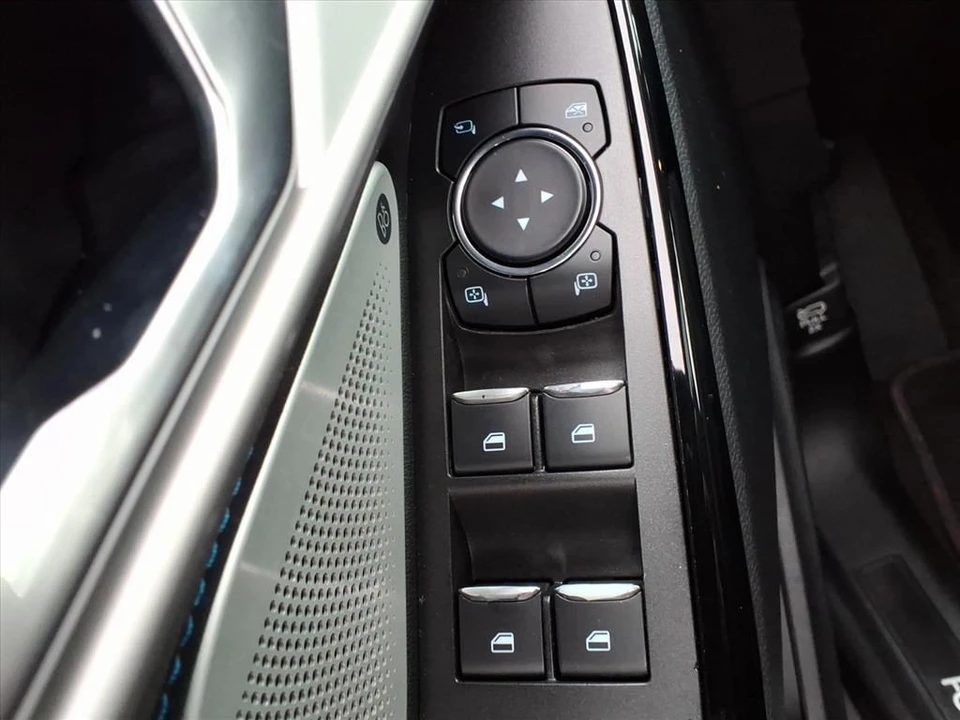 2022 Ford Explorer 6th Gen - Image 17 of 21
