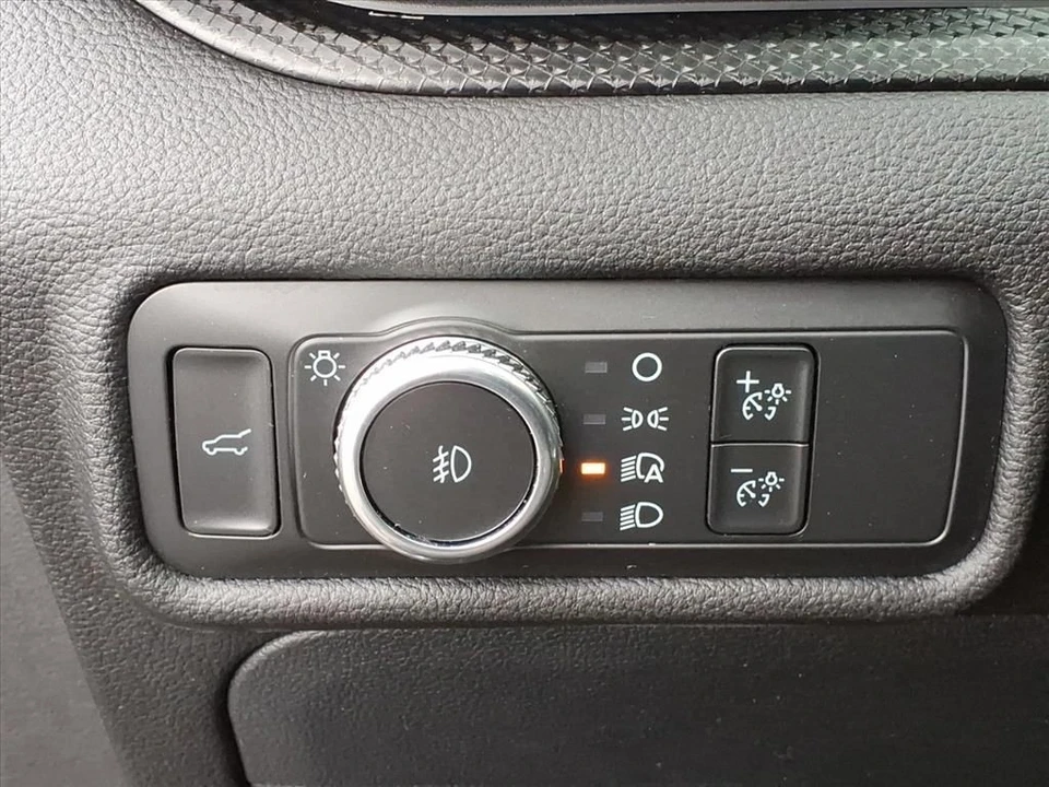 2022 Ford Explorer 6th Gen - Image 18 of 21