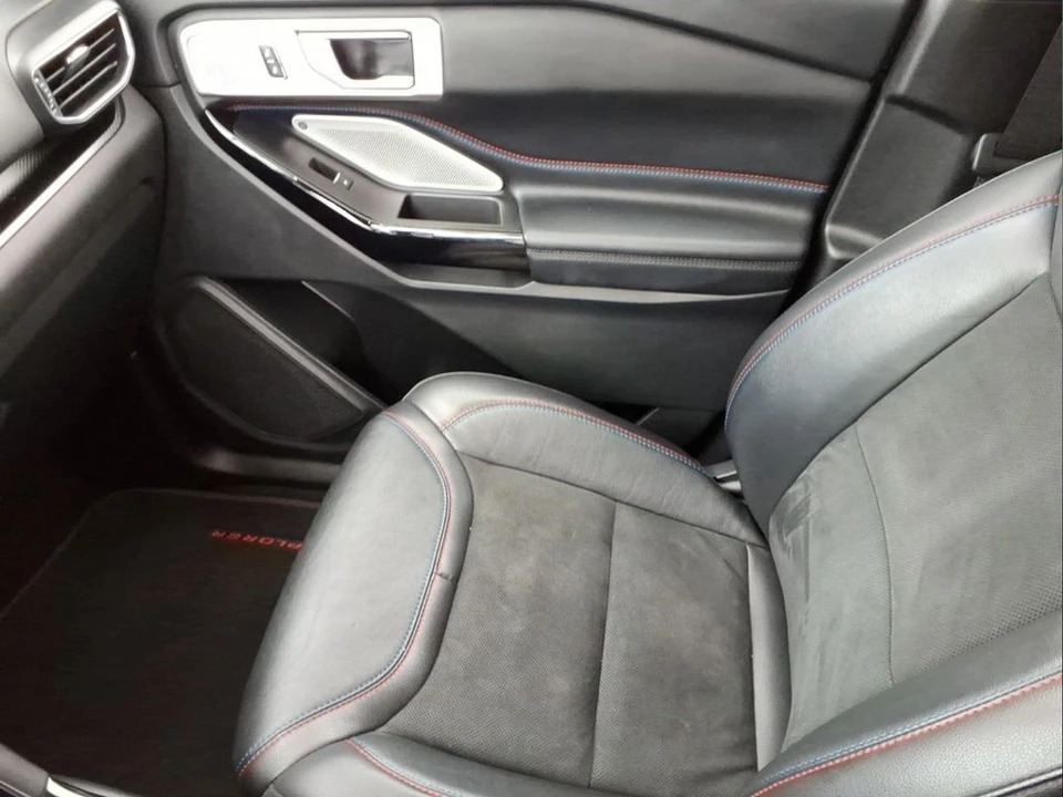 2022 Ford Explorer 6th Gen - Image 24 of 31