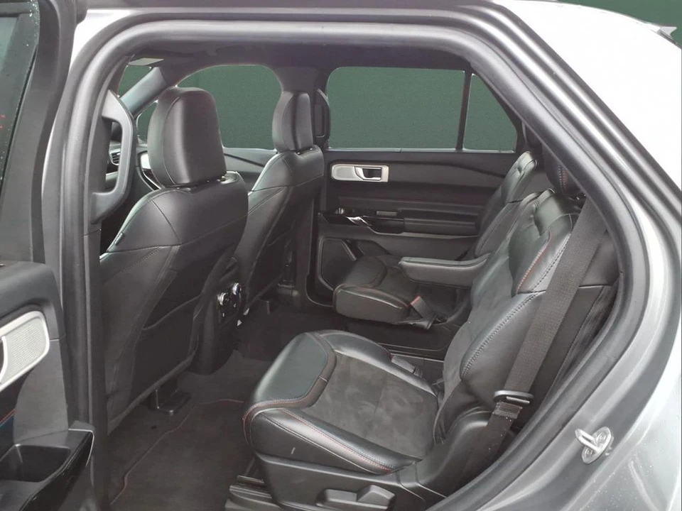 2022 Ford Explorer 6th Gen - Image 28 of 31