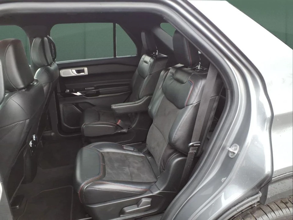 2022 Ford Explorer 6th Gen - Image 29 of 31