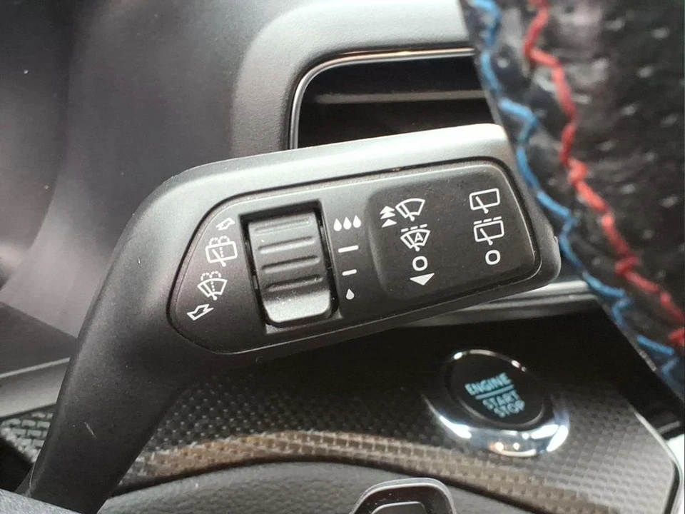 2022 Ford Explorer 6th Gen - Image 22 of 31