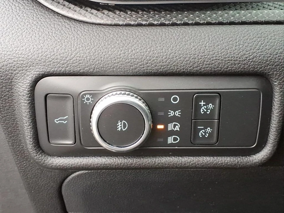 2022 Ford Explorer 6th Gen - Image 18 of 31
