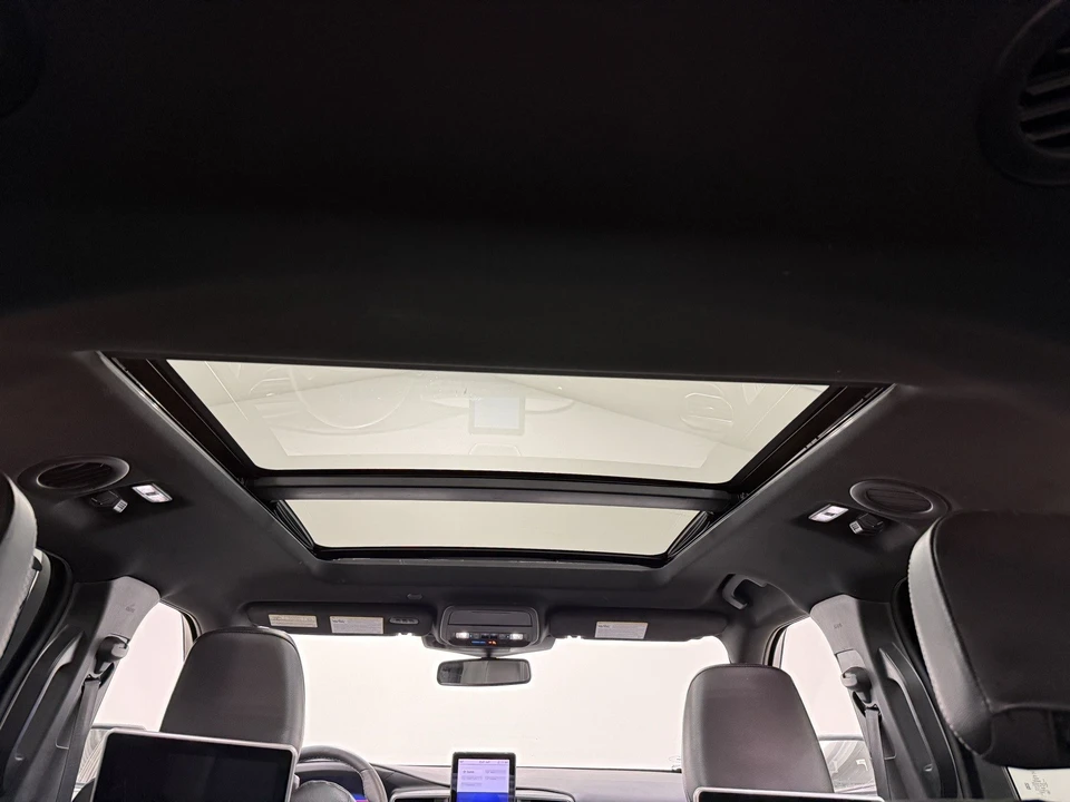 2022 Ford Explorer 6th Gen - Image 11 of 12