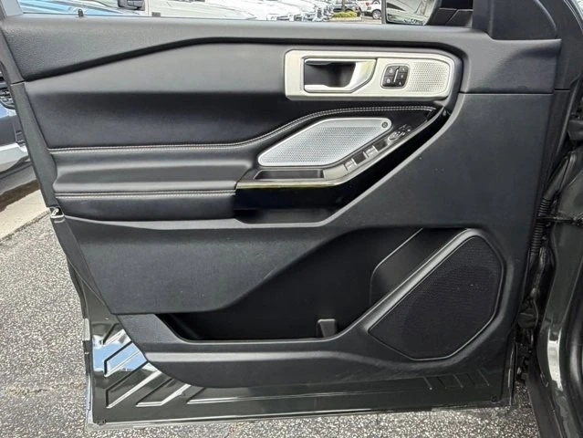 2022 Ford Explorer 6th Gen - Image 13 of 21