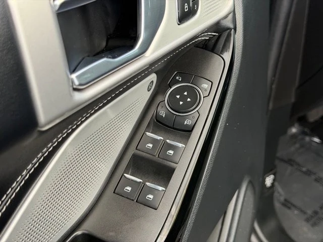 2022 Ford Explorer 6th Gen - Image 14 of 21