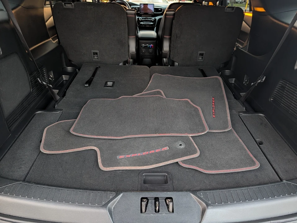 2022 Ford Explorer 6th Gen - Image 19 of 21