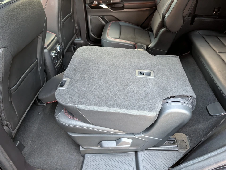 2022 Ford Explorer 6th Gen - Image 14 of 21