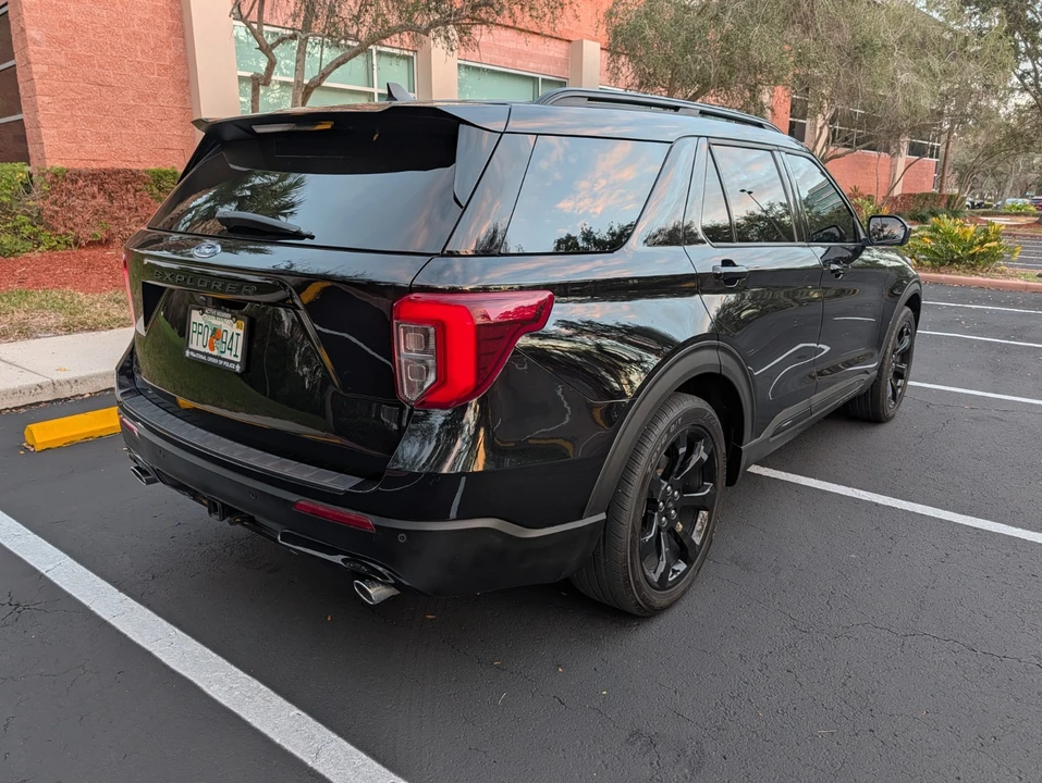 2022 Ford Explorer 6th Gen - Image 5 of 21