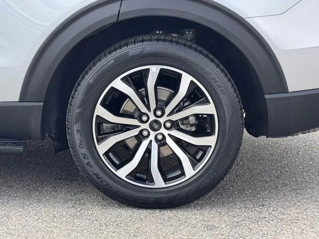 2022 Ford Explorer 6th Gen - Image 15 of 21
