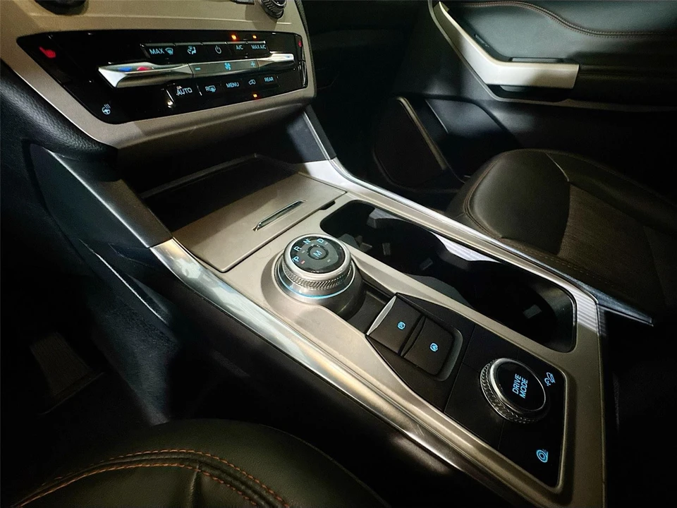 2022 Ford Explorer 6th Gen - Image 14 of 21