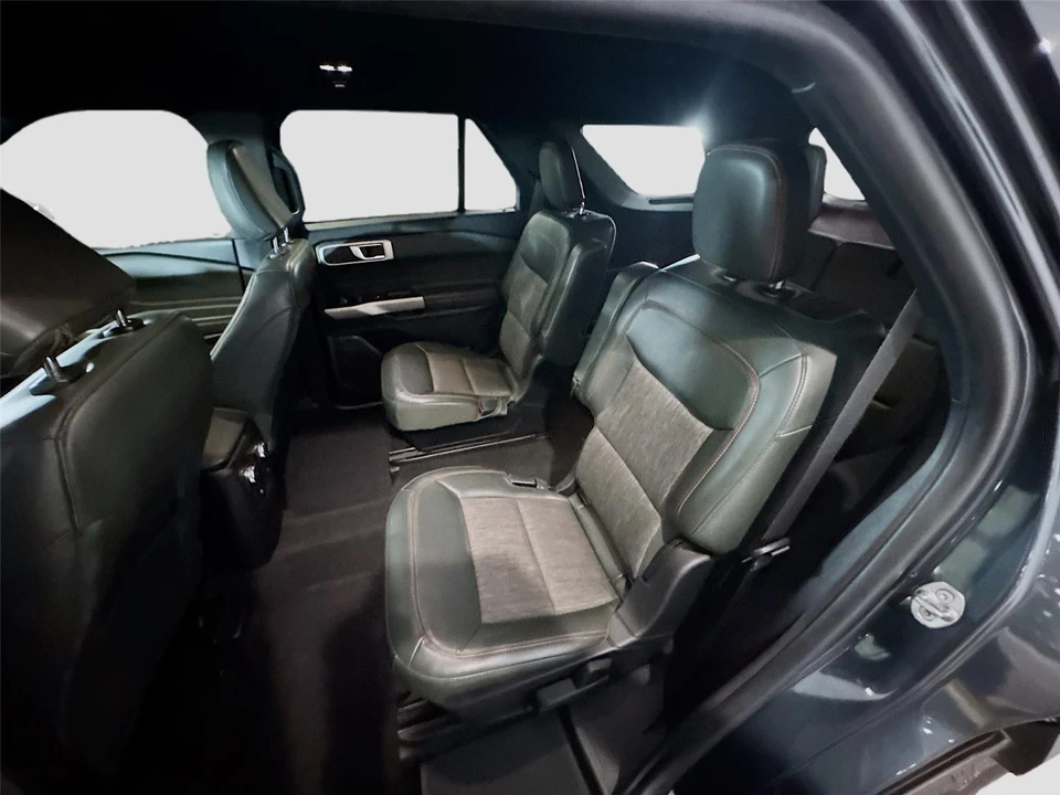 2022 Ford Explorer 6th Gen - Image 12 of 16
