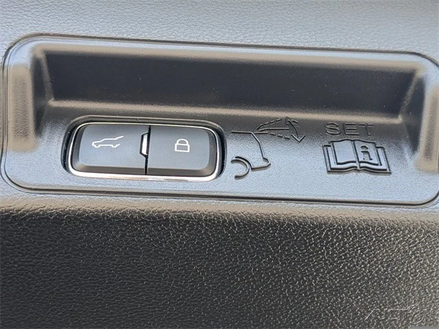 2022 Ford Explorer 6th Gen - Image 14 of 21