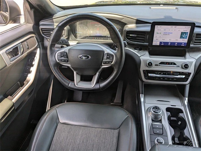 2022 Ford Explorer 6th Gen - Image 19 of 21