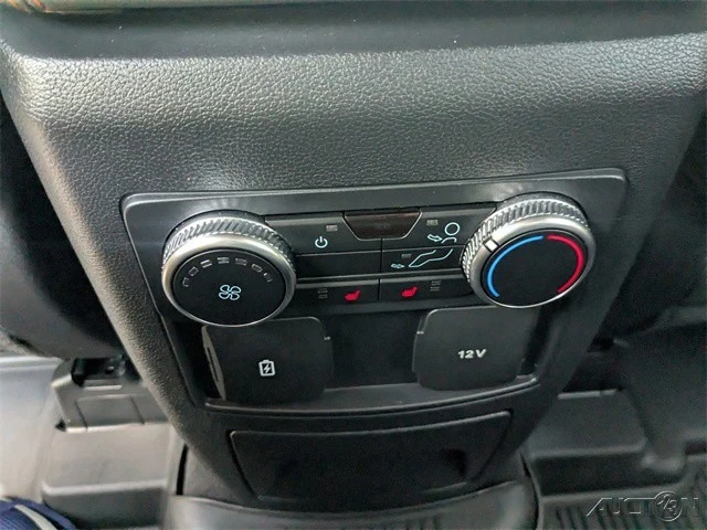 2022 Ford Explorer 6th Gen - Image 17 of 21