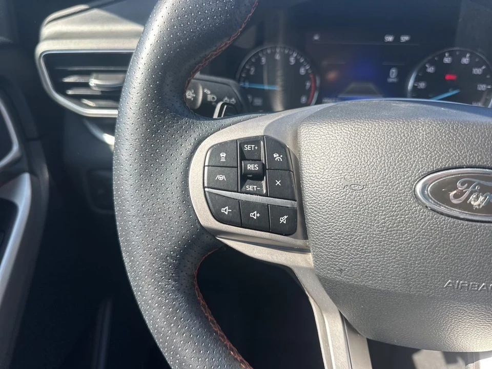 2022 Ford Explorer 6th Gen - Image 16 of 21