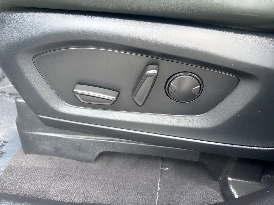 2022 Ford Explorer 6th Gen - Image 10 of 12