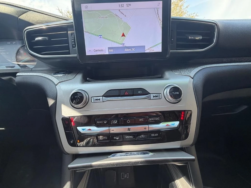 2022 Ford Explorer 6th Gen - Image 16 of 21