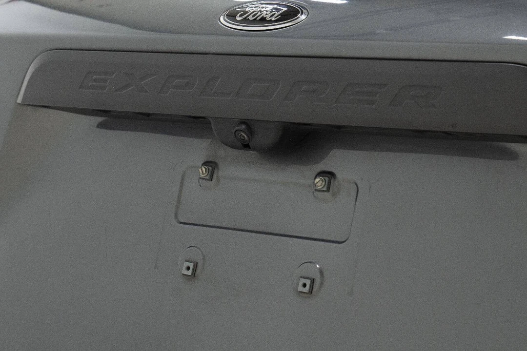 2022 Ford Explorer 6th Gen - Image 15 of 21