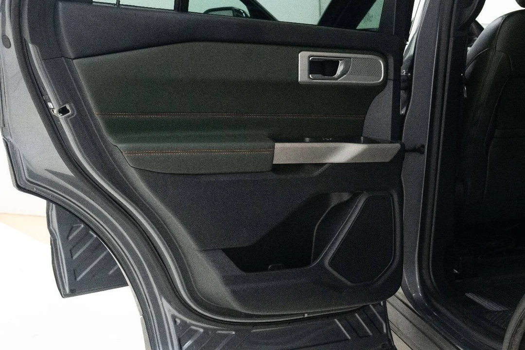 2022 Ford Explorer 6th Gen - Image 19 of 21
