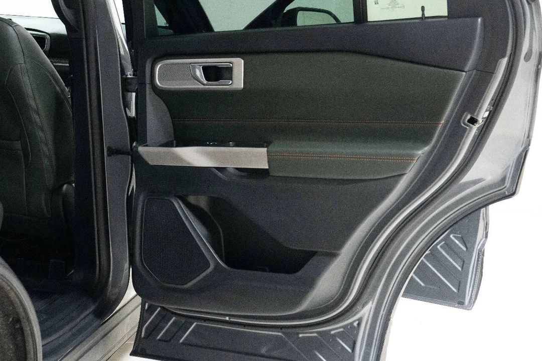 2022 Ford Explorer 6th Gen - Image 18 of 21