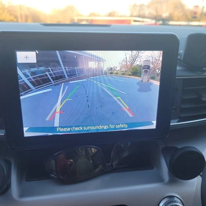 2022 Ford Explorer 6th Gen - Image 11 of 12