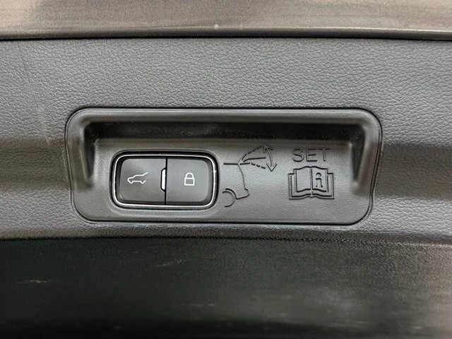 2022 Ford Explorer 6th Gen - Image 11 of 21