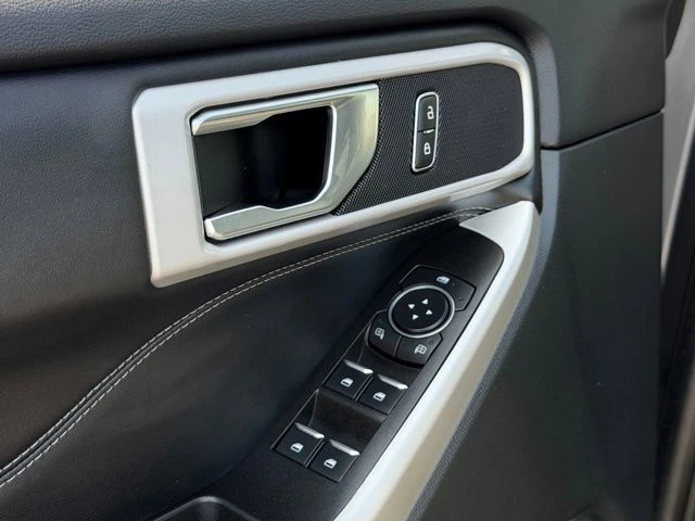 2022 Ford Explorer 6th Gen - Image 15 of 21