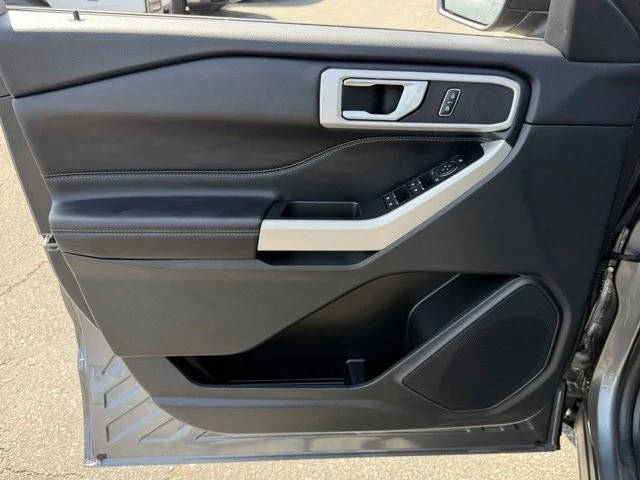 2022 Ford Explorer 6th Gen - Image 14 of 21