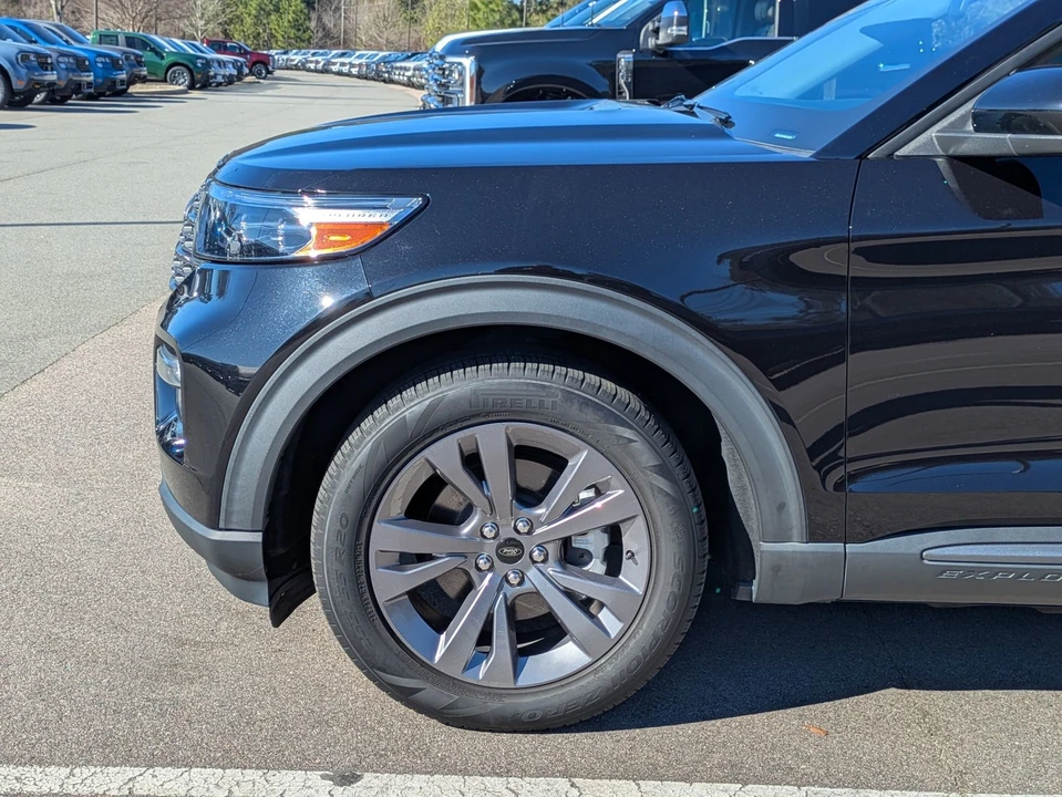 2022 Ford Explorer 6th Gen - Image 11 of 12