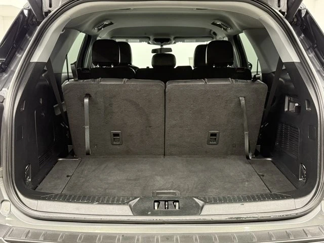 2022 Ford Explorer 6th Gen - Image 11 of 12