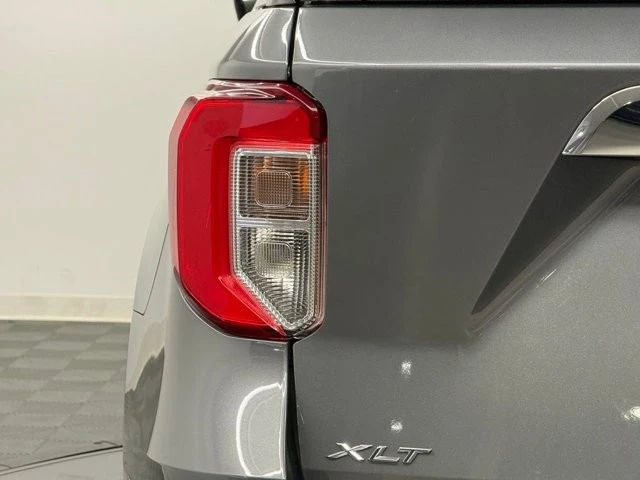 2022 Ford Explorer 6th Gen - Image 9 of 12