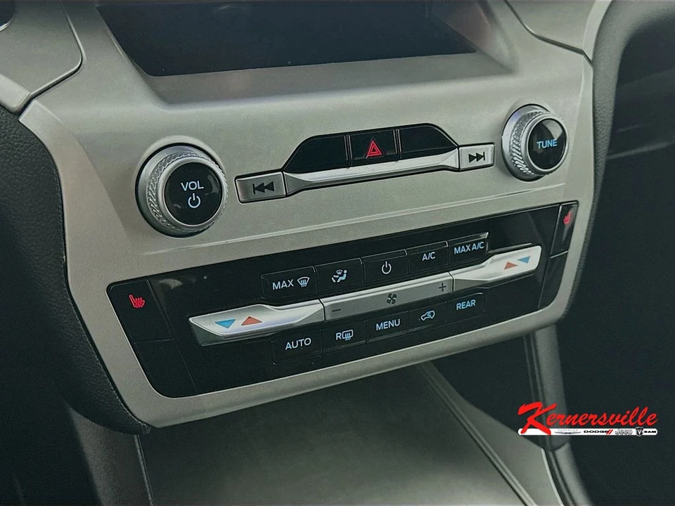 2022 Ford Explorer 6th Gen - Image 18 of 21