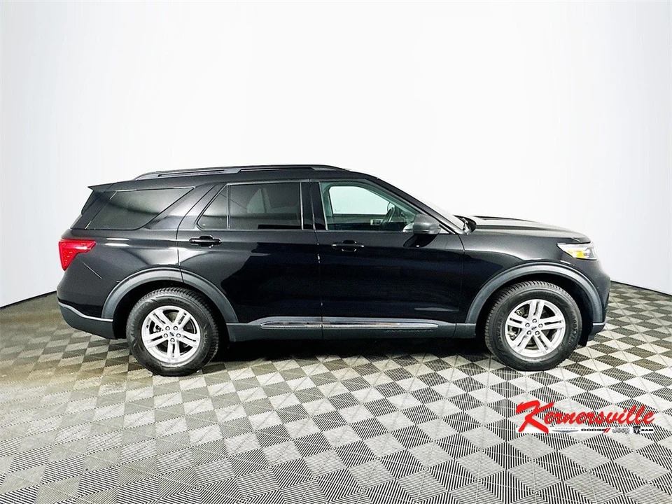 2022 Ford Explorer 6th Gen - Image 8 of 12