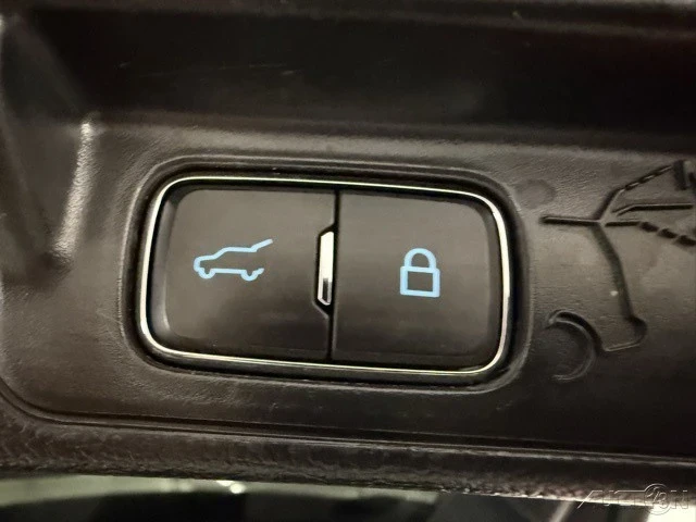 2022 Ford Explorer 6th Gen - Image 8 of 12
