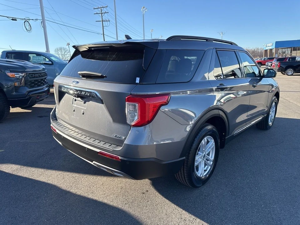 2022 Ford Explorer 6th Gen - Image 5 of 12