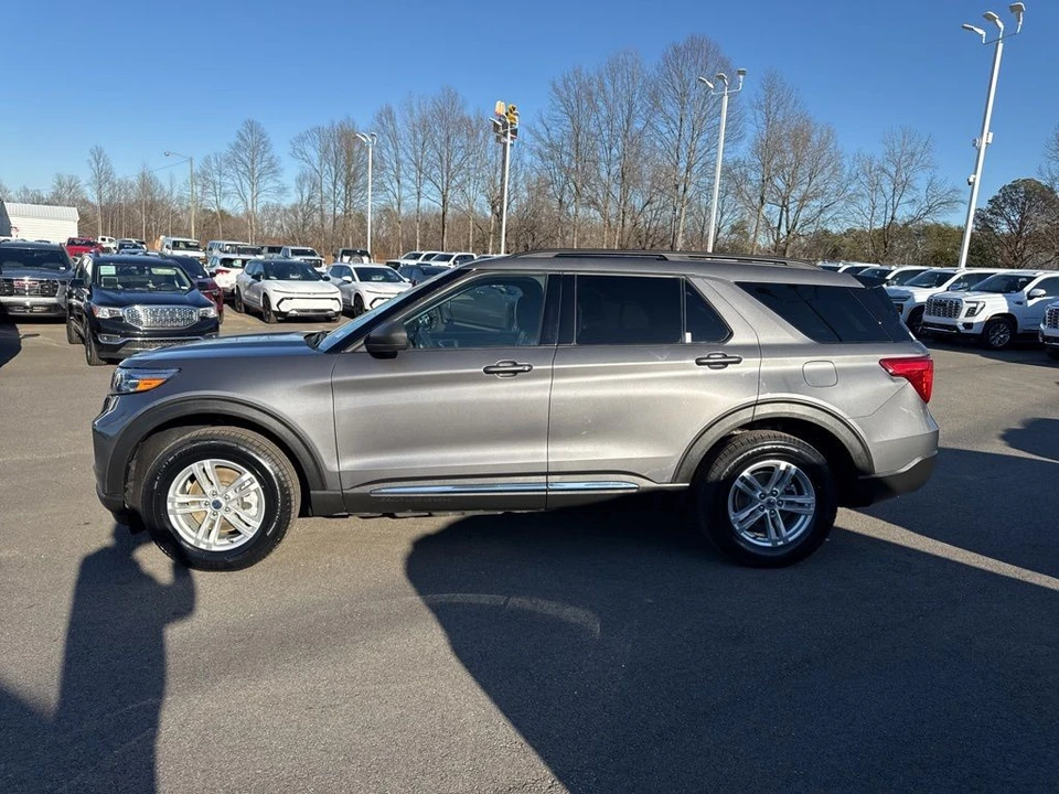 2022 Ford Explorer 6th Gen - Image 2 of 12