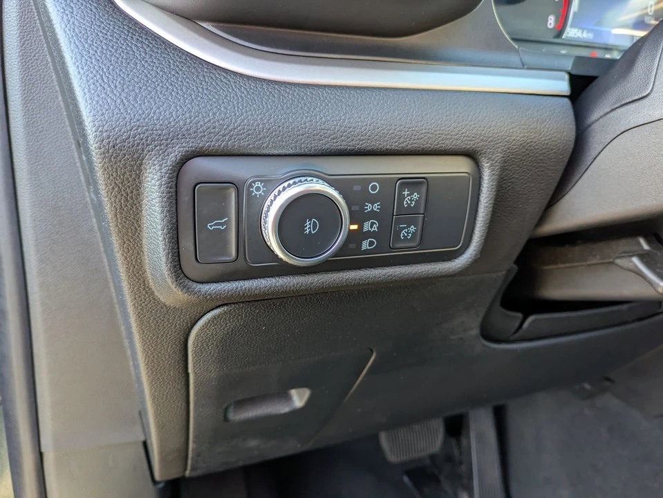 2022 Ford Explorer 6th Gen - Image 16 of 21