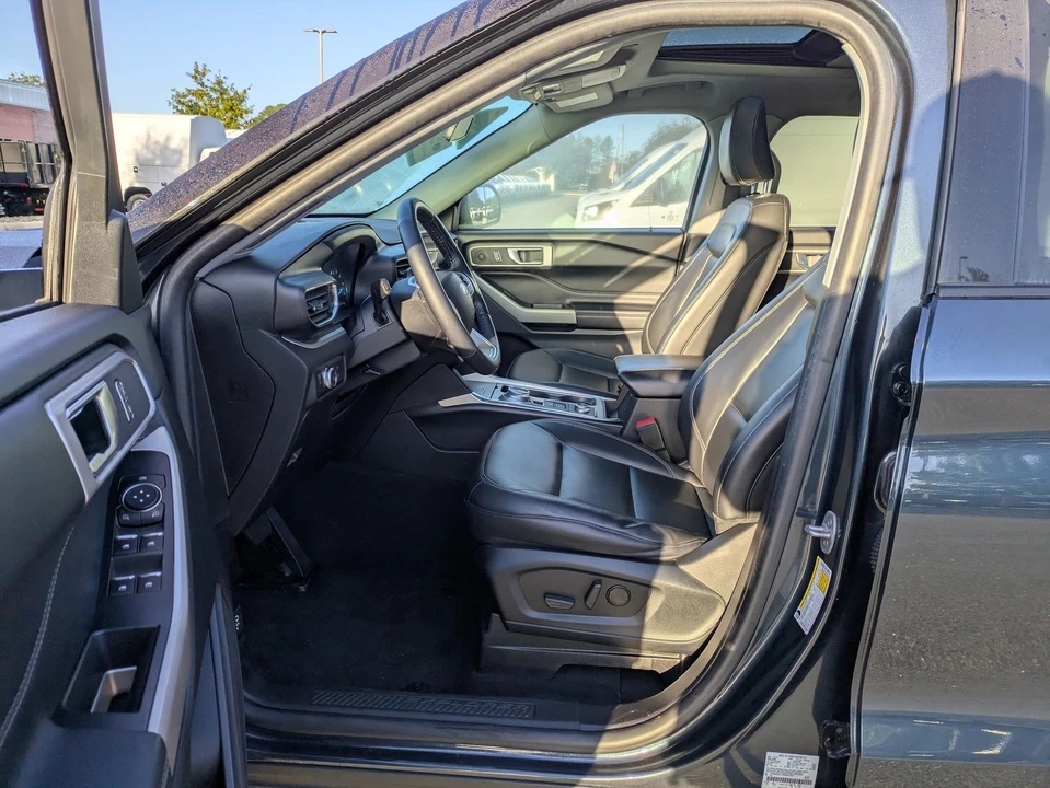 2022 Ford Explorer 6th Gen - Image 12 of 21
