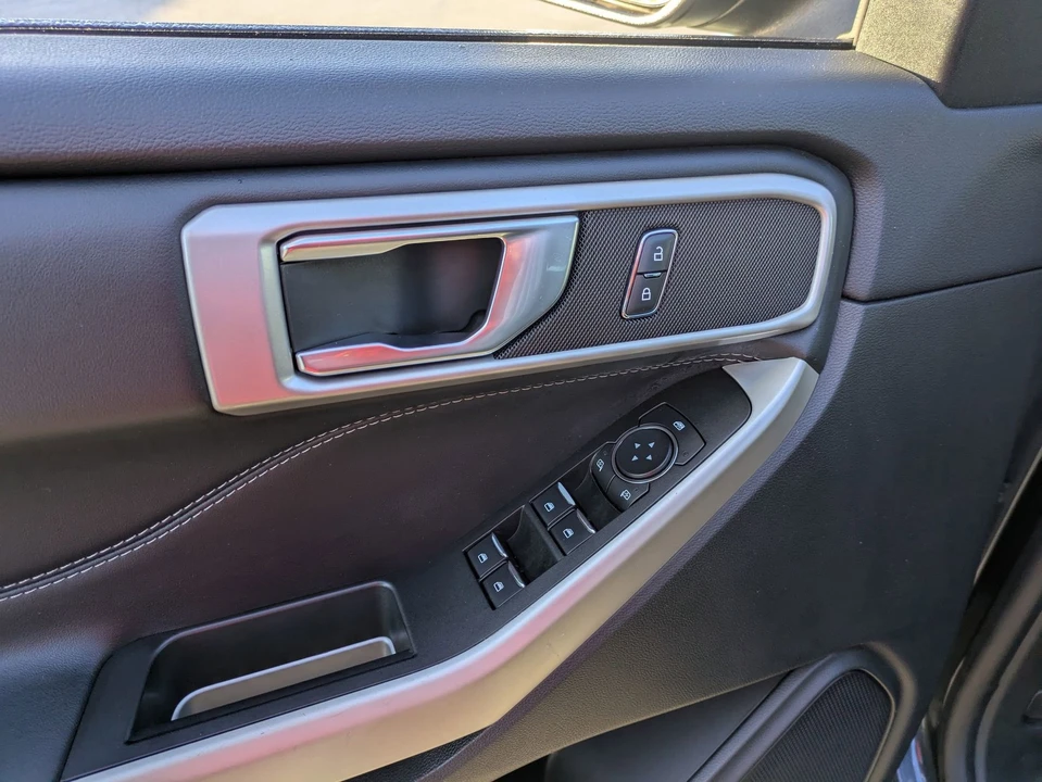 2022 Ford Explorer 6th Gen - Image 15 of 21