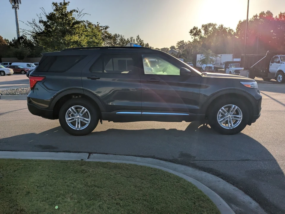 2022 Ford Explorer 6th Gen - Image 3 of 21