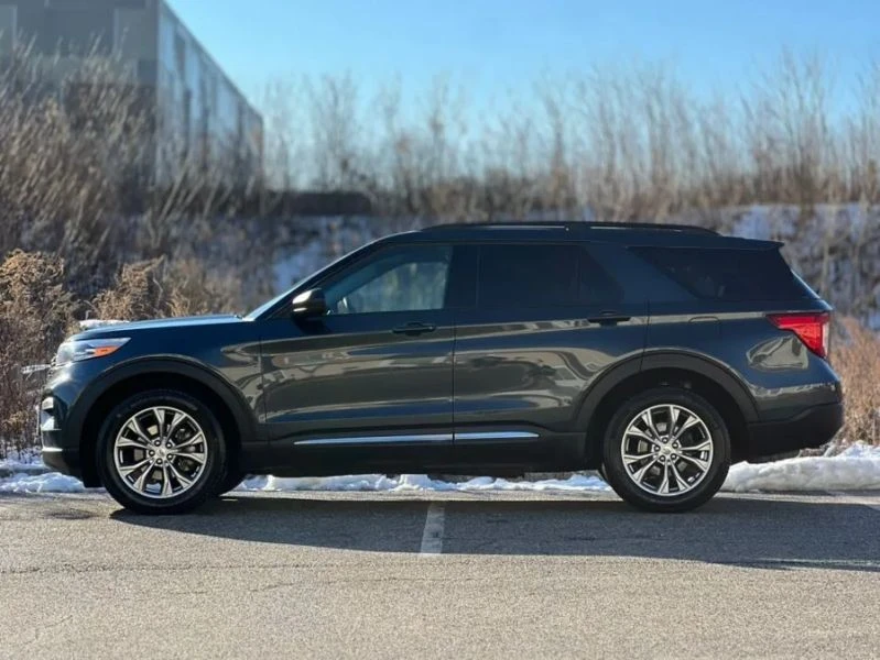 2022 Ford Explorer 6th Gen - Image 5 of 12