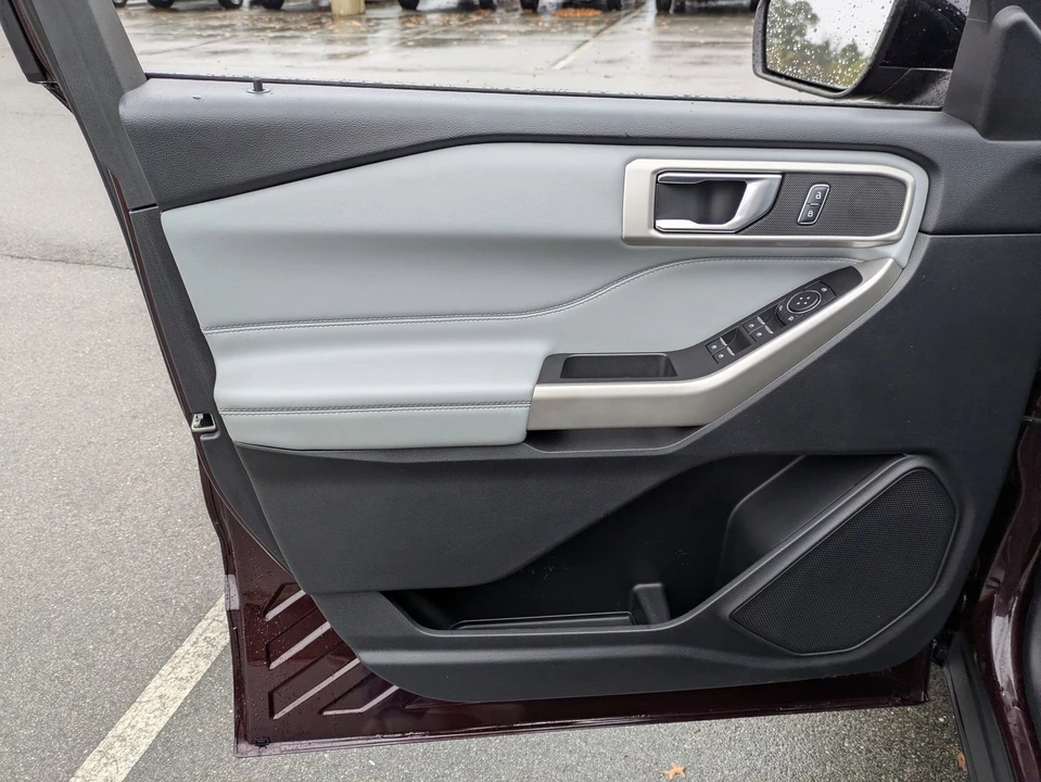 2022 Ford Explorer 6th Gen - Image 15 of 21