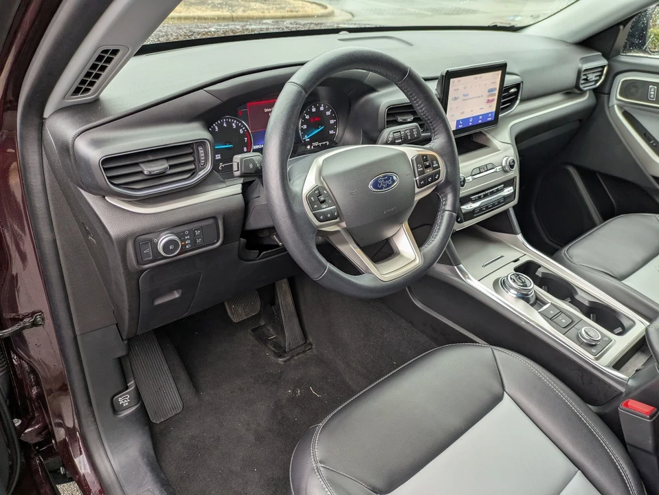 2022 Ford Explorer 6th Gen - Image 14 of 21