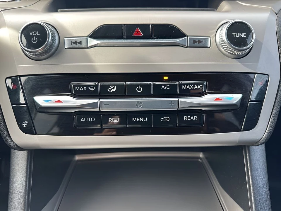 2022 Ford Explorer 6th Gen - Image 19 of 21