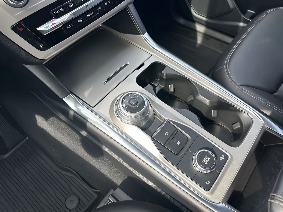 2022 Ford Explorer 6th Gen - Image 17 of 21