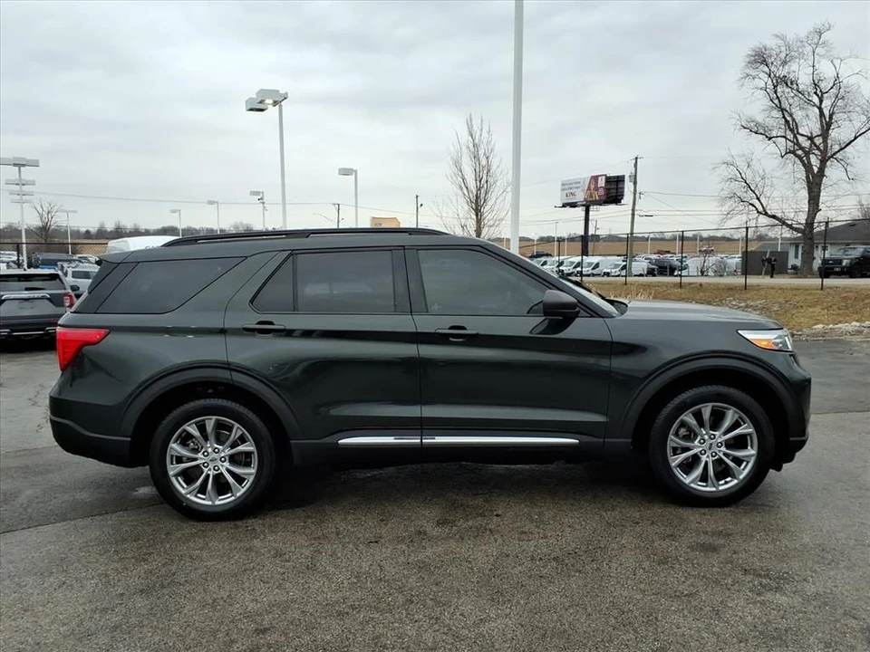 2022 Ford Explorer 6th Gen - Image 8 of 21